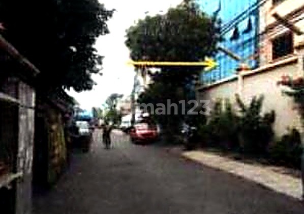 Auction of 3 Adjacent 4-Story Shophouses in Roa Malaka Tambora - Strategic Commercial Location! 2