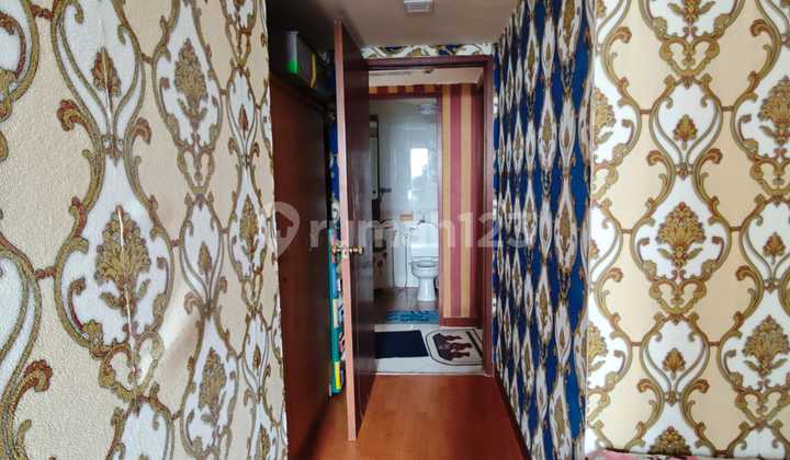 Furnished Mewah Full Wallpaper ! Apartemen 2 + 1 BR Disewakan di Taman Anggrek Kondominium! 2
