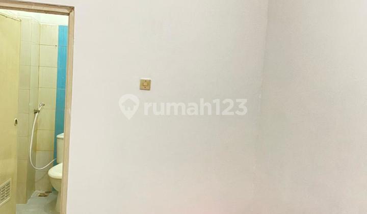 Disewakan KOST Pria Wanita Campur Strategis Untuk Karyawan & Mahasiswa Griya Elok Paling Murahh di Grogol Jakarta Barat BOOK NOW !! 2