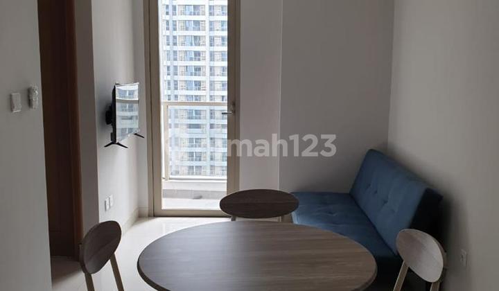Jual Apartemen 2 BR 50 M2 Furnished Beautiful View di Taman Anggrek Residences Hublife 2