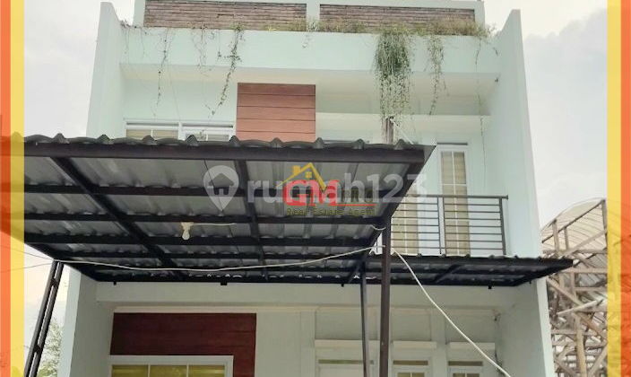 RUMAH VILLA DI KOLONEL MASTURI, LEMBANG - BANDUNG UTARA