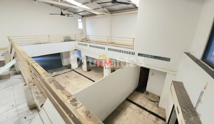 NICE BUILDING ON BANCEUY RAYA - BANDUNG CENTER