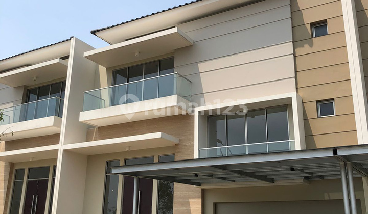 Only 7 Units Golf Island Boulevard Symphony Brand New Ready to Use Unfurnished New Homes in Golf Island PIK 2, Pantai Indah Kapuk