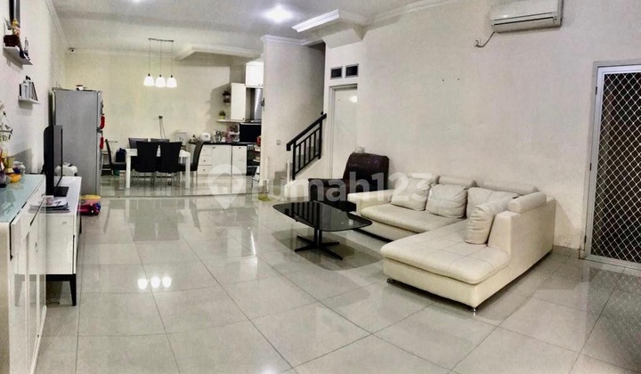 Dijual Rumah Kompleks Green Mansion, Jakarta Barat Siap Huni, Rapi dan Semi Furnish 2
