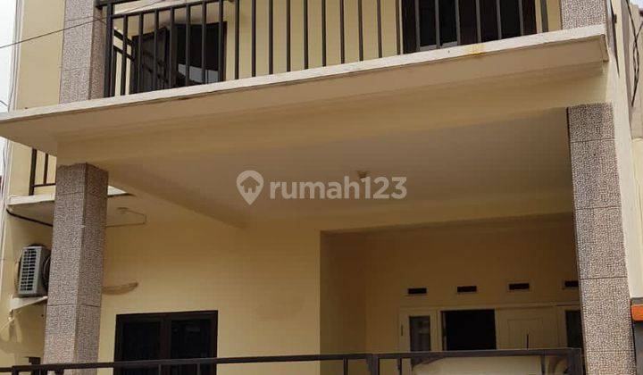 Dijual Rumah cantik 2 lantai di Regency Melati Mas Serpong  2