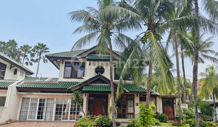 House in Sector 9 Bintaro Jaya, Premium Location Corner Position