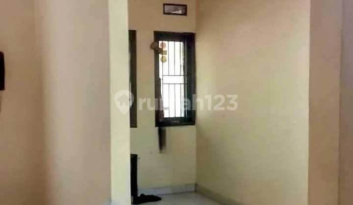 Rumah 1.5 Lantai Dalam Cluster Graha Raya Bintaro 2