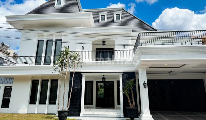 Rumah Mewah Bintaro Sektor 8 Ada Swimming Pool, American Classic Siap Huni