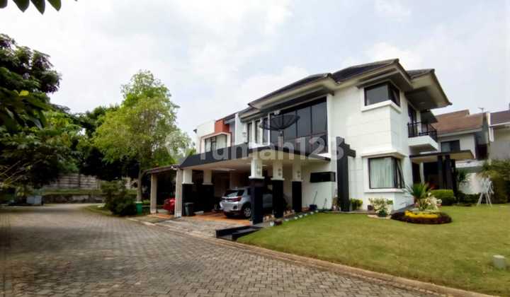 House in Foresta BSD Near Park, Hook Position Ready to Occupy