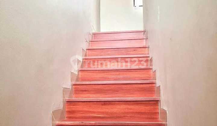 Rumah Dekat Bintaro Stasiun Krl, di Jl Menjangan Raya Ciputat Timur 2