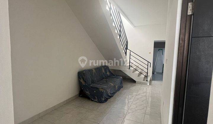 Rumah siap huni di taman surya jakarta barat 2