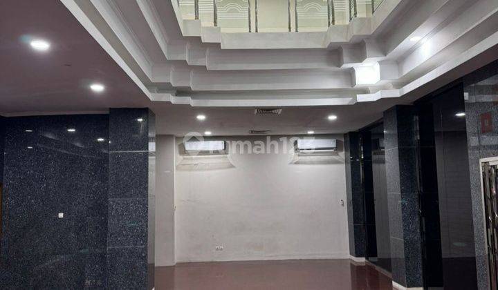 *DiJual & DiSewakan GEDUNG EX BANK Di PANGLIMA POLIM, JAKARTA SELATAN..* *GEDUNG STRATEGIS DI JAKARTA SELATAN.* (Kode Rmrg 2446)  Jual - Sewa Gedung PANGLIMA POLIM - Jakarta Selatan  1