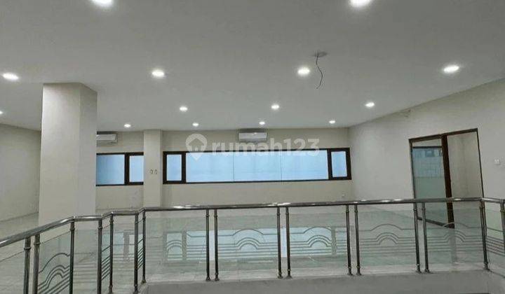 *DiJual & DiSewakan GEDUNG EX BANK Di PANGLIMA POLIM, JAKARTA SELATAN..*
*GEDUNG STRATEGIS DI JAKARTA SELATAN.*
(Kode Rmrg 2446) 
 2