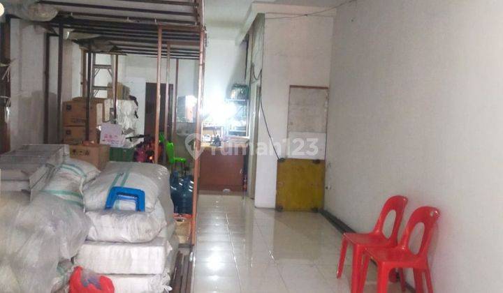 *DiSewakan Rumah Semi Ruko Semi Furnished Di Jelambar, Jakarta Barat..*
(Kode Rmrg 2456) 2