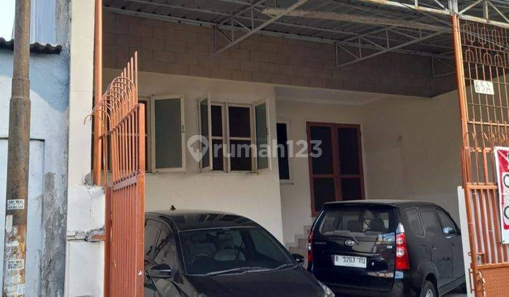 *DiSewakan Rumah Luas 8x16Meter, 2 Lantai Di Sekitar Jelambar, Jakarta Barat..*
(Kode Rmrg 2472 )
 1