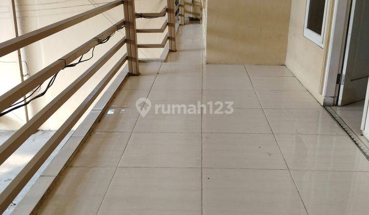 *DiSewakan Gudang dan Rumah Dekat  jalan tol Di Sekitar  Kemanggisan, Jakarta Barat..*
(Kode Rmrg2478)

Ukuran 20 x 17 m2 
hadap utara strategis
dekat kampus, mall, rumah sakit, cocok untuk usaha gudang ekspedisi dll
(Kode rmrg 2478)
 2