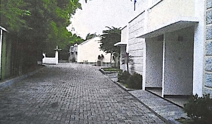 *cocok Untuk Buka :**padel, Lapangan Badminton, Hotel, Apartemen, Rumah Cluster, Dll.**dijual Harga Njop & Disewakan Tanah Luas 3000m2 Di Tanjung Duren, Grogol, Jakarta Barat.*(kode Rmrg 2876)