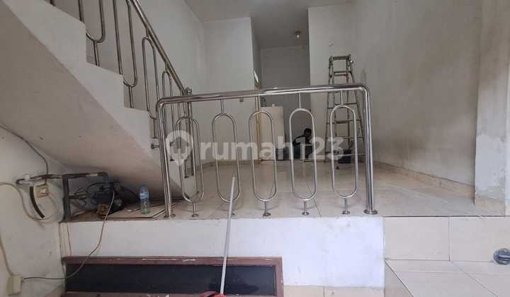 For Rent: 3-Story House, Size 3.3 x 7.5, in an Alley in Pejagalan, North Jakarta. (Code Rmrg2882)