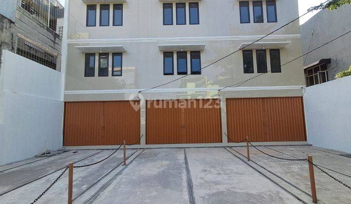 *disewakan 3unit Ruko Gandeng Di Pinggir Jalan Sekitar Mampang Prapatan Raya, Jakarta Selatan..*(kode Rmrg 2710) 1