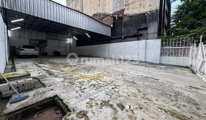 For Rent: Ex-Workshop Building and Large 540M2 Land on Jembatan Lima Roadside, Central Jakarta..*(Code Rmrg 2943) 2