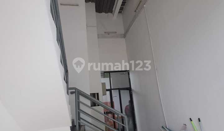 *For Rent: 3-Storey Semi-Warehouse Shop House in Batu Ceper, Tangerang - (Code Rmrg2902)*