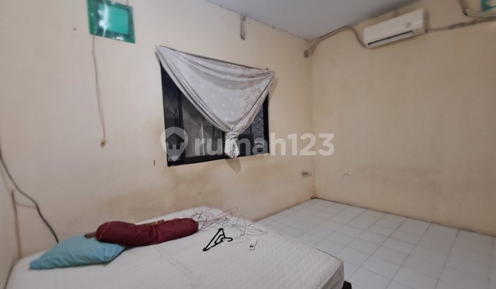 For Sale Very Cheap, Good Strong 2-Story Concrete House in a Motorcycle-Accessible Alley in Jelambar, West Jakarta. For Sale Very Cheap, Good Strong 2-Story Concrete House in a Motorcycle-Accessible Alley in Jelambar, West Jakarta.