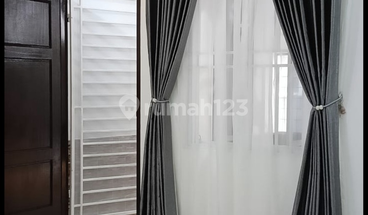 Dijual Rumah Bagus, Cantik, Elegan Dalam Gang 2lantai Full Cor Beton Di Jelambar. Jakarta Barat..*(kode Rmrg 2805) Dijual Rumah Bagus, Cantik, Elegan Dalam Gang 2lantai Full Cor Beton Di Jelambar. Jakarta Barat..*(kode Rmrg 2805)