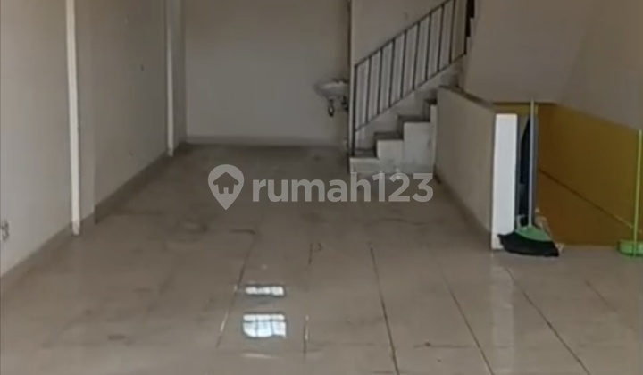 For Rent & For Sale Shop Houses on Main Roadside in Kemanggisan, West Jakarta Area. (Code Rmrg2935) 2