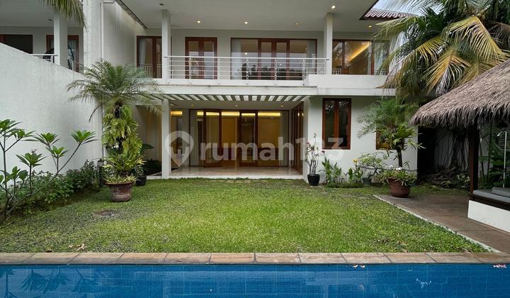 Rumah Private Pool Ongate Kemang Jakarta Selatan
