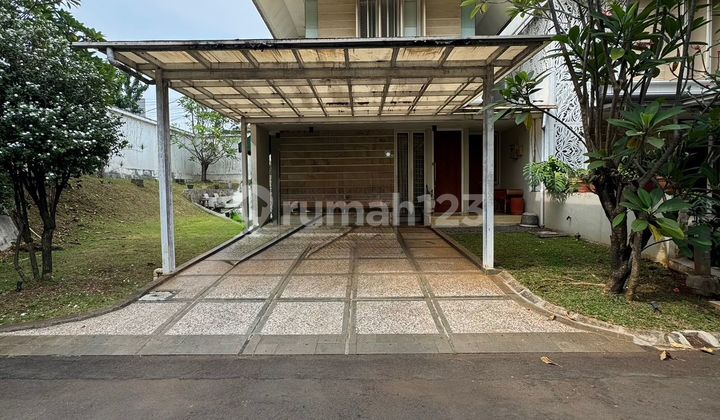 Large Yard House In Green Andara