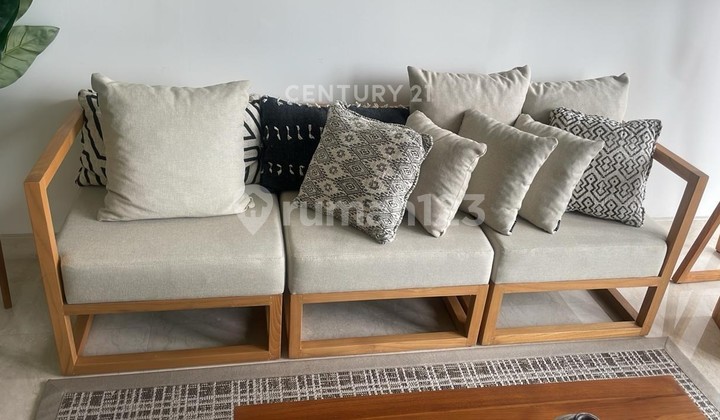 A Fully Furnished 180M 3 Bedroom Residence At 57 Promenade 2