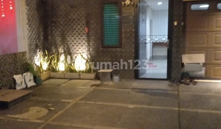 For Sale House in Kemayoran, Semi-Furnished, Area 9x17 Meters, Code: 16688 Js 2