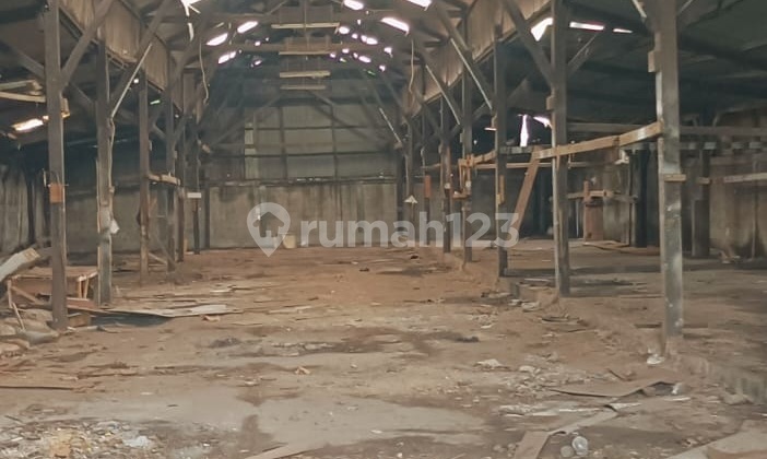  Gudang Dijual Jatinegara, Luas 800 Meter, Kode :21131 Bu