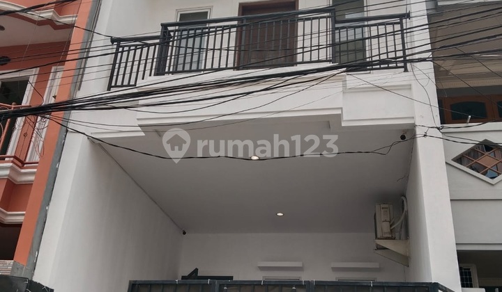 Rumah Dijual Sunter, Siap Huni, Luas 4,5X15,6 Meter, Kode :21284 Ad