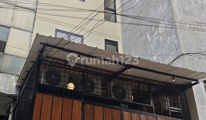  Rumah Dijual Tambora, Full Furnish, Luas 4x15,5 Meter, Kode :18198 Br