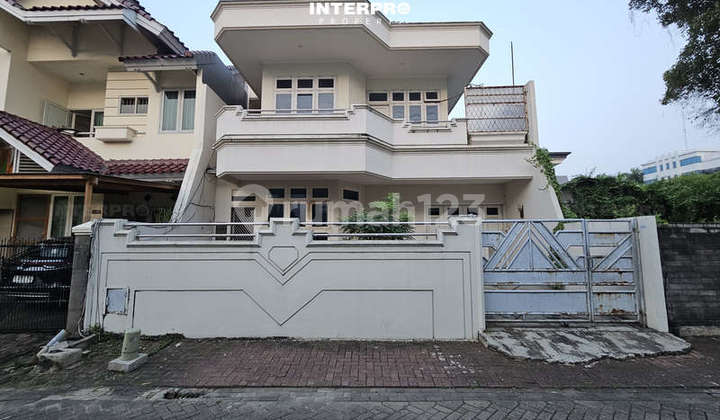 Rumah 2 Lantai Dijual Puri Kencana Super Strategis - LT 200m2