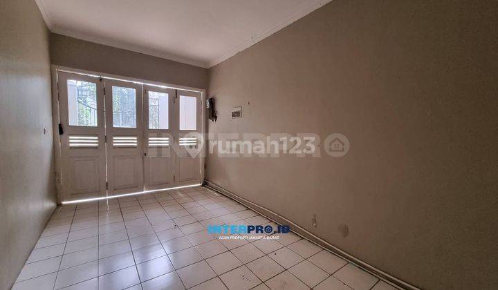 Disewakan Rumah Intercon Kebon Jeruk Space Layout Lt.200m2 3km 8