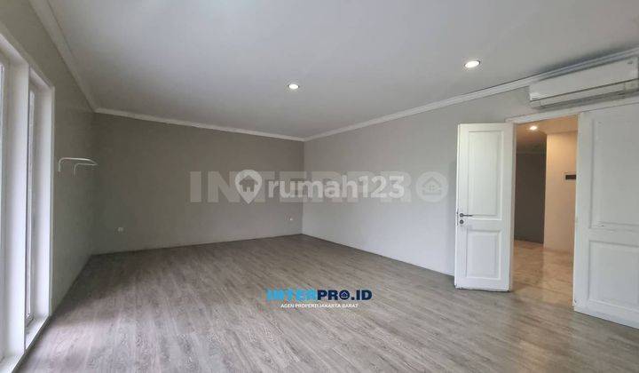 Disewakan Rumah Intercon Kebon Jeruk Space Layout Lt.200m2 3km 9