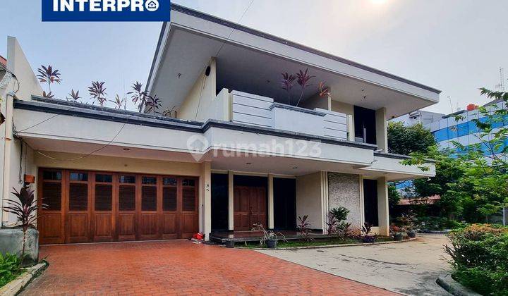 Rumah 2 Lantai Area Private Taman Kedoya Baru 2