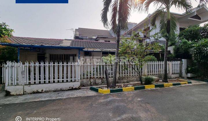 Rumah Tua Hitung Tanah di Puri Indah Jakarta Barat 1