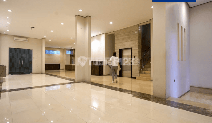 Rumah 4 Lantai Design Plong Pake Lift Permata Buana Luas 600m2 1