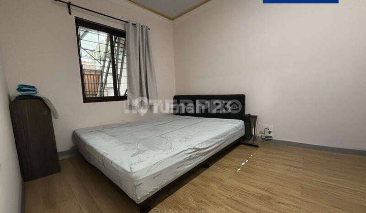 Rumah 1.5 Lantai Taman Ratu Luas Tanah 93m2 4 Kamar Tidur  2