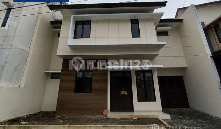 Rumah 2 Lantai Sunrise Garden Kedoya Siap Huni 4 Kamar LT 143m2
