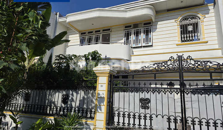 Rumah 2 Lantai Dijual Intercon Kebon Jeruk Hadap Barat - 324M2