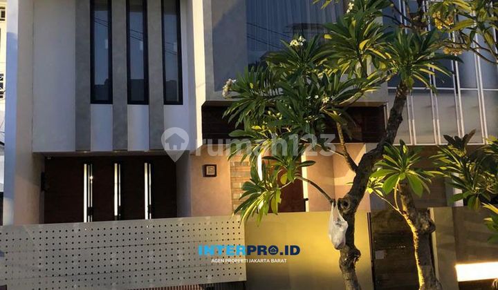 Rumah Dijual Modern Minimalis Green Garden - LT 192m2 2