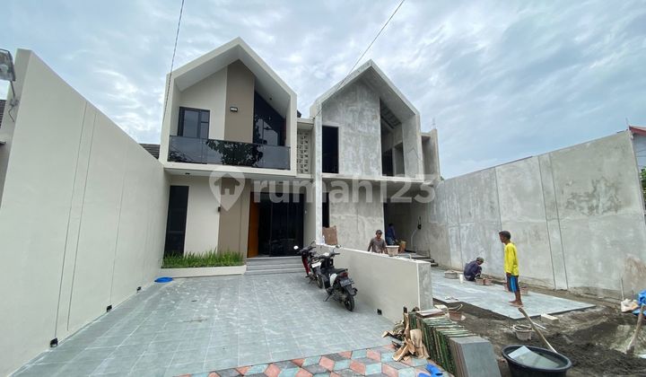 Hunian Mewah 2 Lantai Scandinavian Full Furnished di Utara Stadion Maguwoharjo
