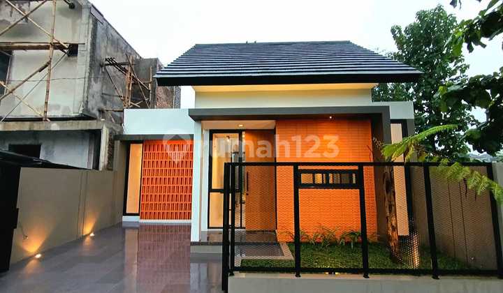 Beautiful Villa-Themed Residence on Jl Kaliurang Km 10 - Strategic Location & Safe Environment 1