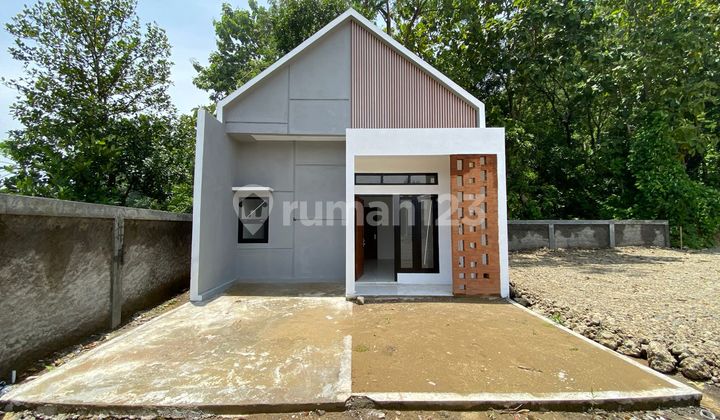 New House Priced at 300 Million in Piyungan Bantul - Exclusive Hill View Housing