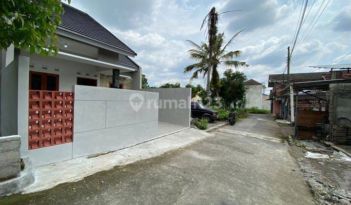  Rumah Siap Huni Gaya Klasik Modern di Timur Sleman City Hall 2