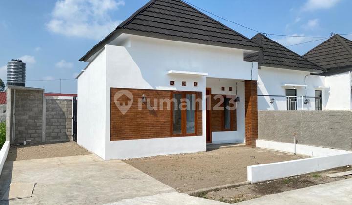 Rumah Siap Huni Konsep Fresh & Cantik di Perum The Palm 2 Manisrenggo, 365 Juta Nego!